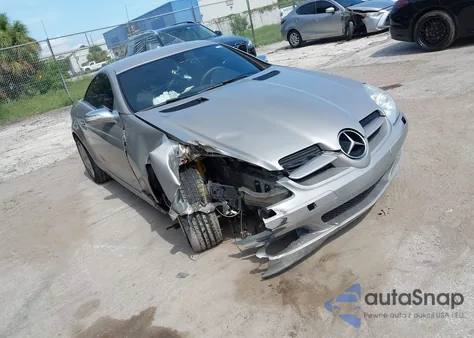 2005 Mercedes-Benz Slk 350 from USA, damaged, VIN WDBWK56F95F036480